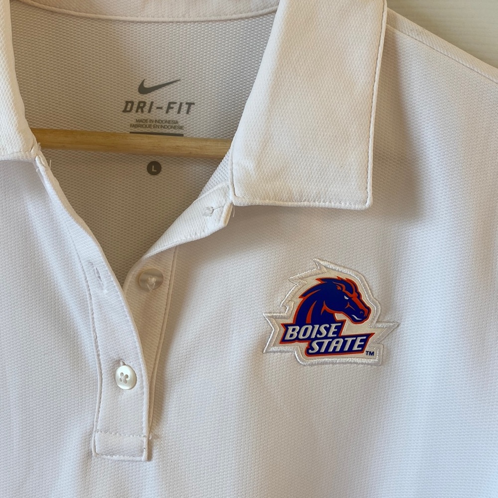 Boise State University women’s golf shirt
